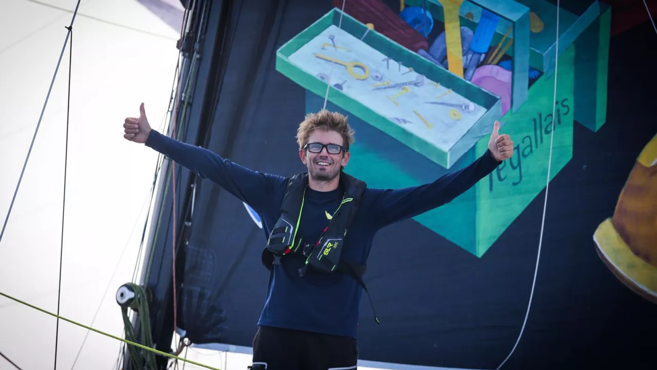Fabien Delahaye s’impose en solitaire sur l’étape retour des Sables-Horta-Les Sables et  remporte ainsi la course