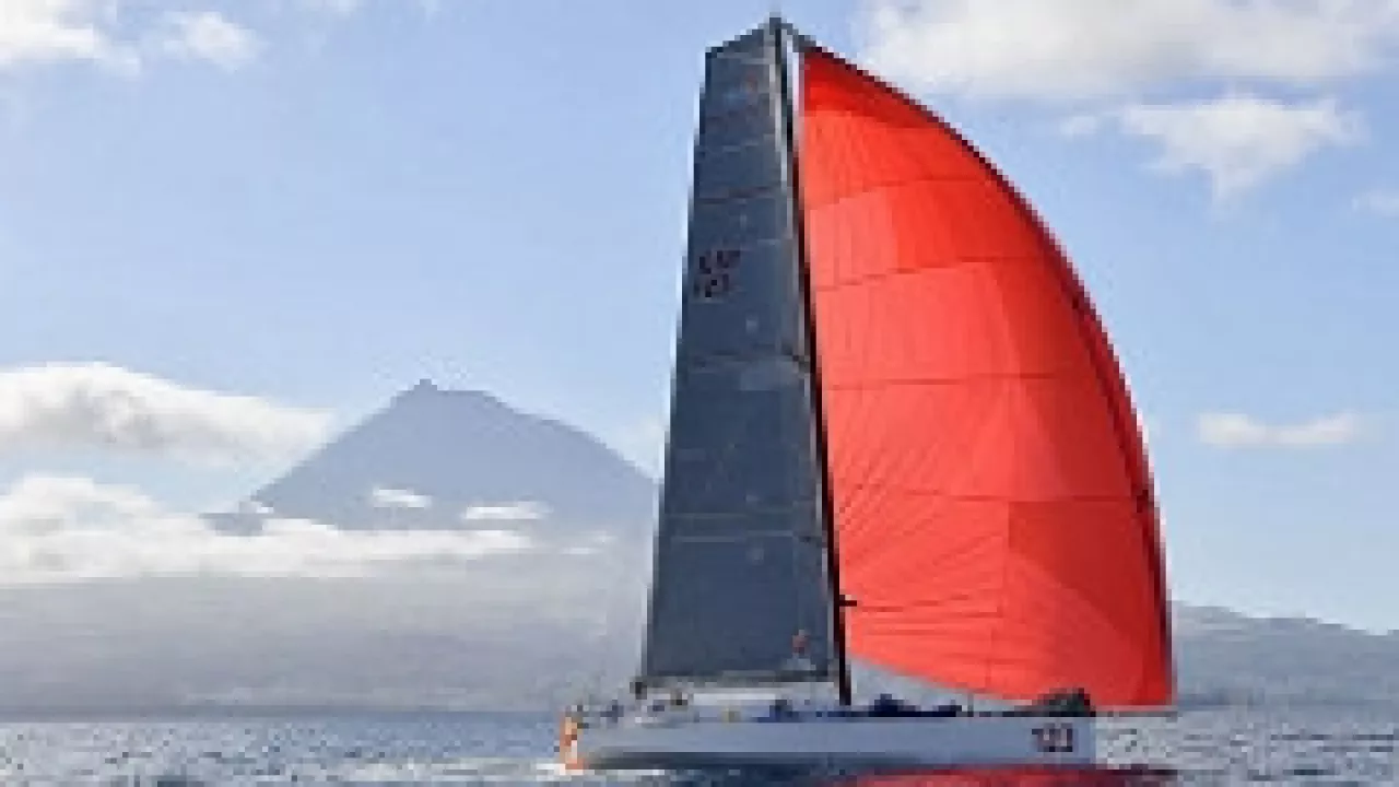 Les Sables-Horta: Tales II (#123) wins the first leg !