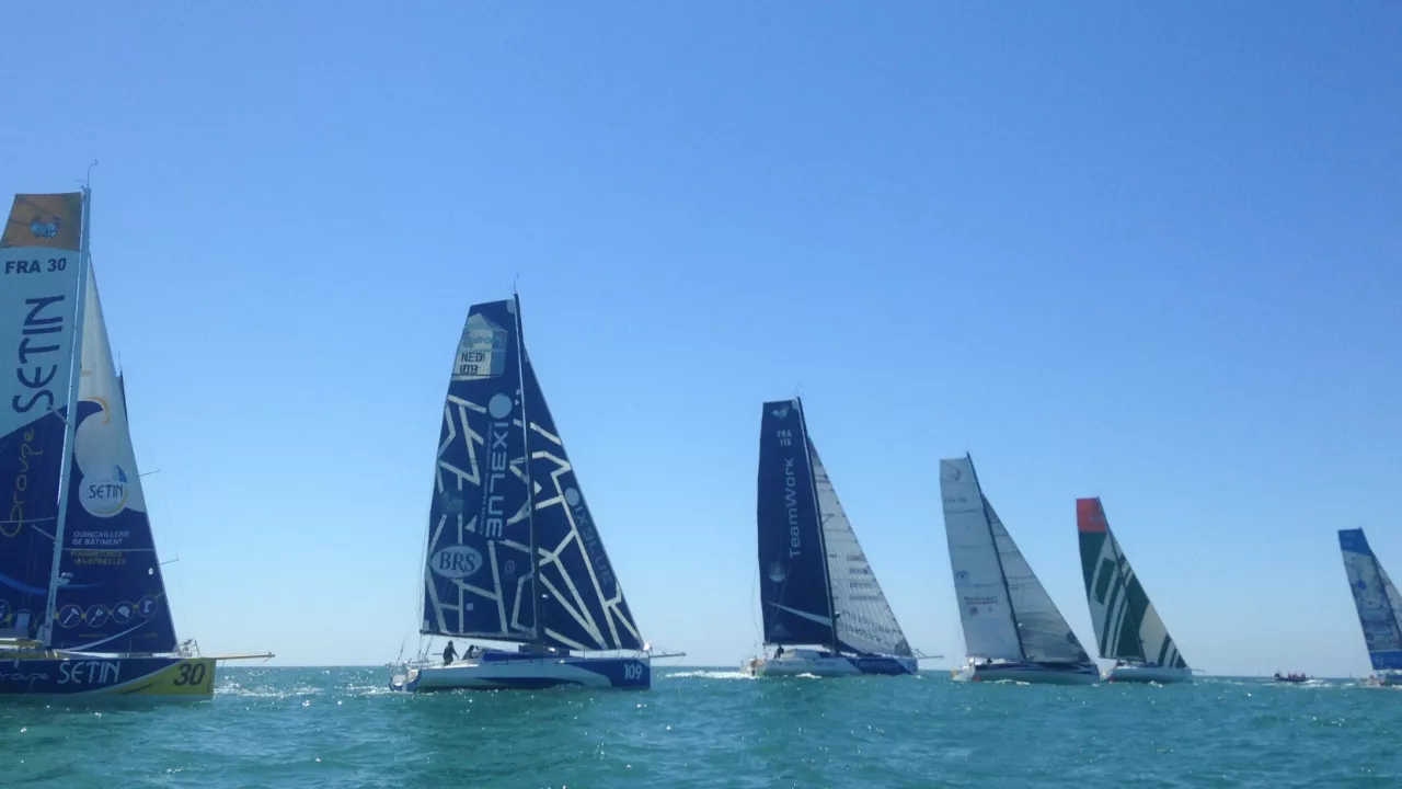 Follow Les Sables-Horta-Les Sables!