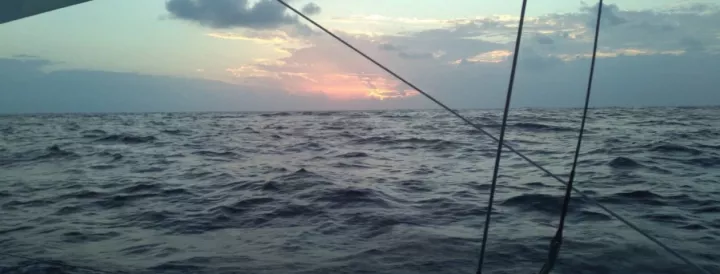 TJVNLH, D+11 : Compression in Cape Verde