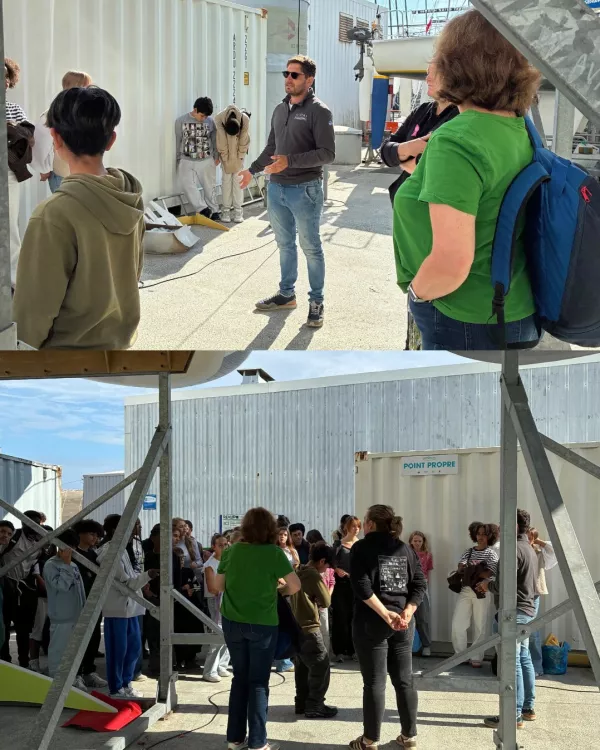 Visita di studenti in cantiere per preparare una traversata transatlantica